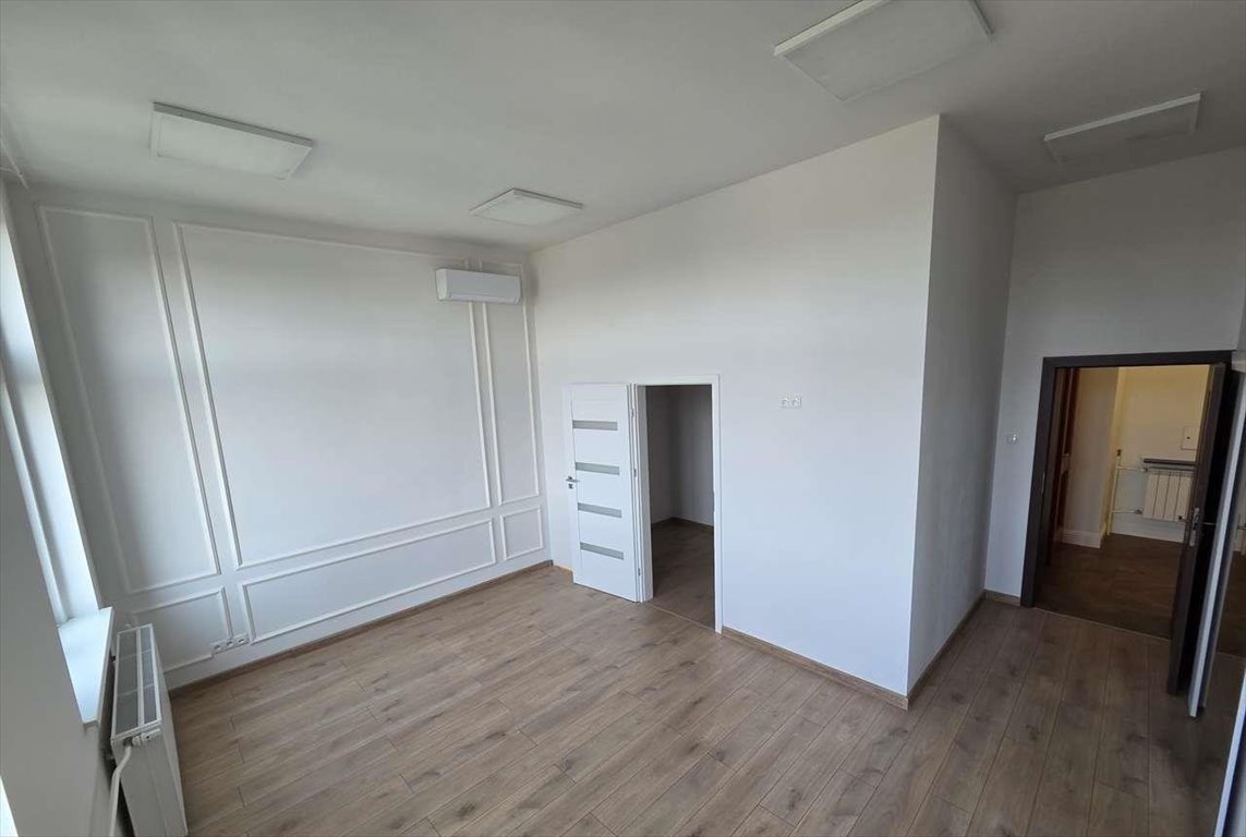 Lokal użytkowy na wynajem Kalisz, al. Wolności 12  51m2 Foto 1