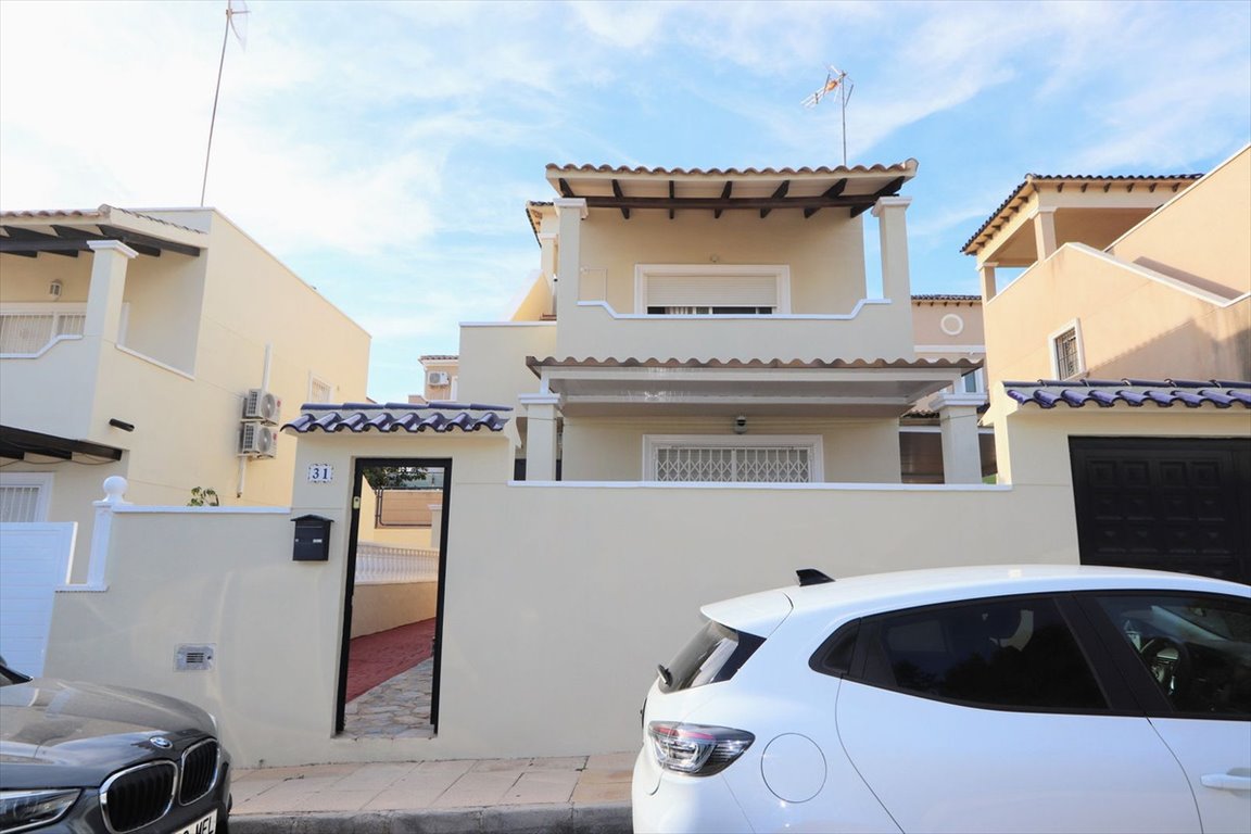 Polecam wolnostojącą willę 120 m² z basenem i tarasami Hiszpania, Villamartin, Costa Blanca  120m2 Foto 1
