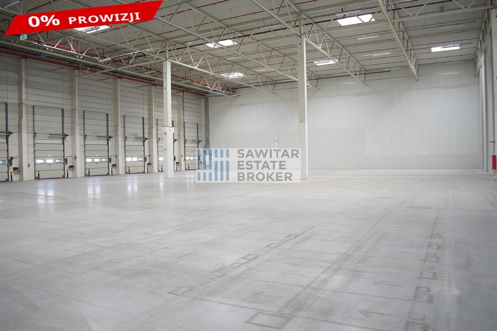 Na wynajem nowoczesny magazyn 1690 m² z biurami w Warszawie Warszawa, Łopuszańska  1 690m2 Foto 1