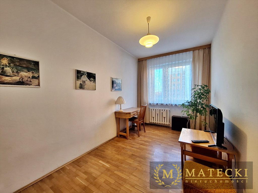 Przestronne 4-pokojowe mieszkanie z balkonem i widokiem na zieleń Poznań, Izaaka Newtona  68m2 Foto 1