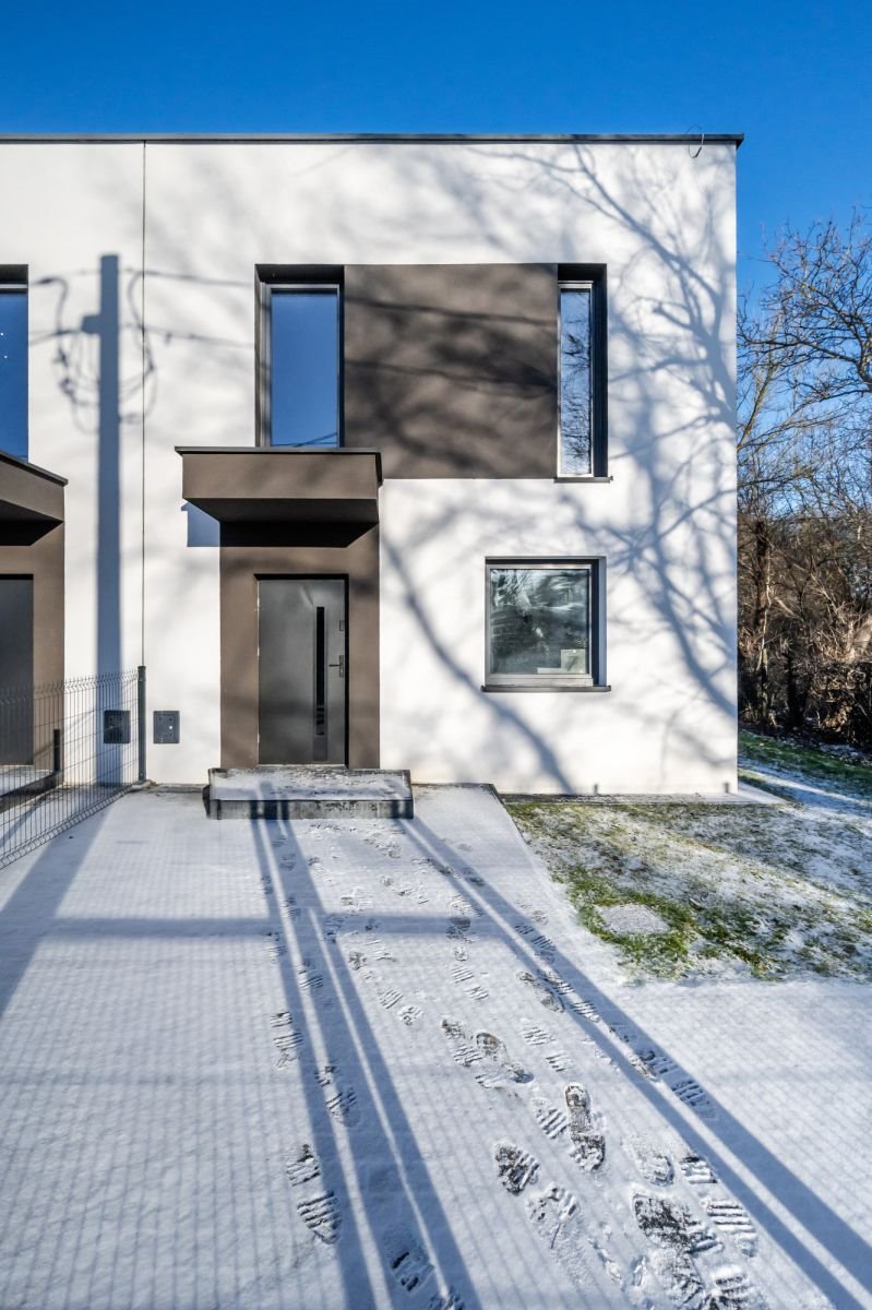 Nowoczesny dom w Górnej z ogrodem i dużą przestrzenią Łódź, Górna, Wyścigowa  123m2 Foto 1