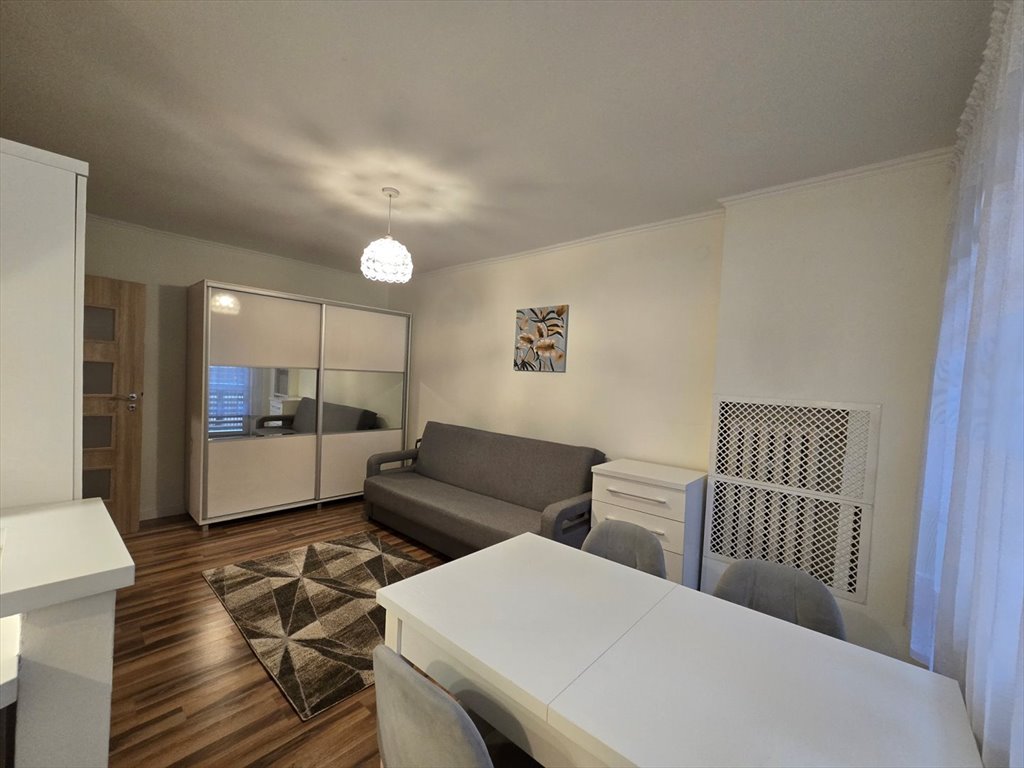Kawalerka 25 m² po remoncie - blisko centrum Zduńskiej Woli Zduńska Wola, Osmolin  25m2 Foto 1