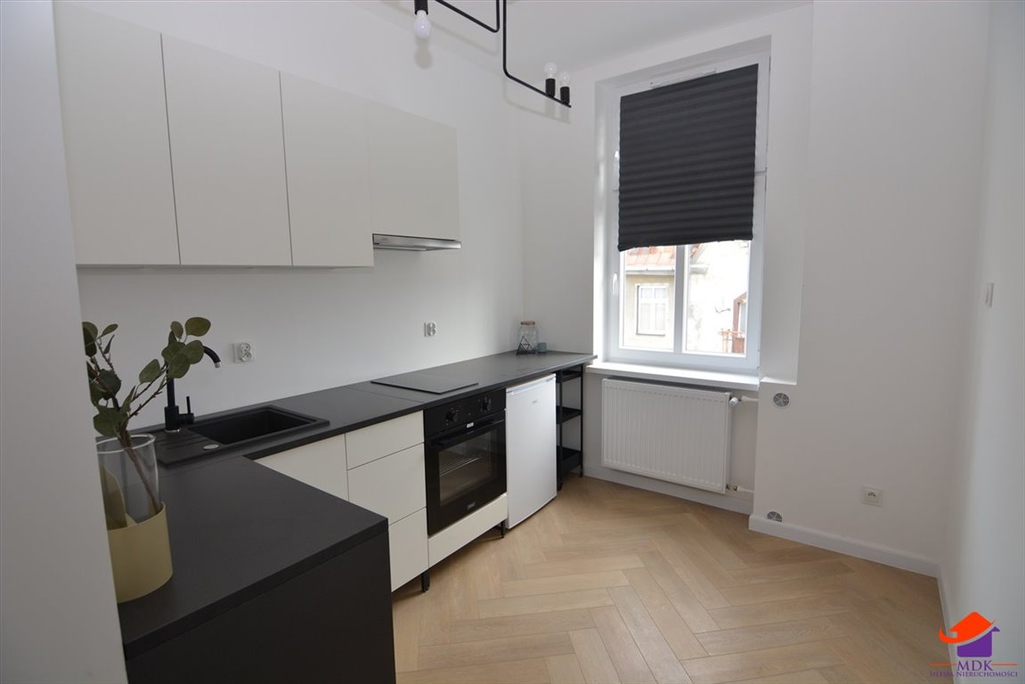 Nowoczesne 15 m2 z aneksem kuchennym i łazienką w Zabrzu Zabrze, Centrum  15m2 Foto 1
