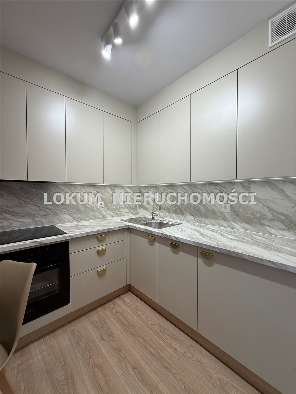 Nowoczesne M-2 po remoncie z balkonem i komórką! Jastrzębie-Zdrój, Gwarków, Wielkopolska  35m2 Foto 1
