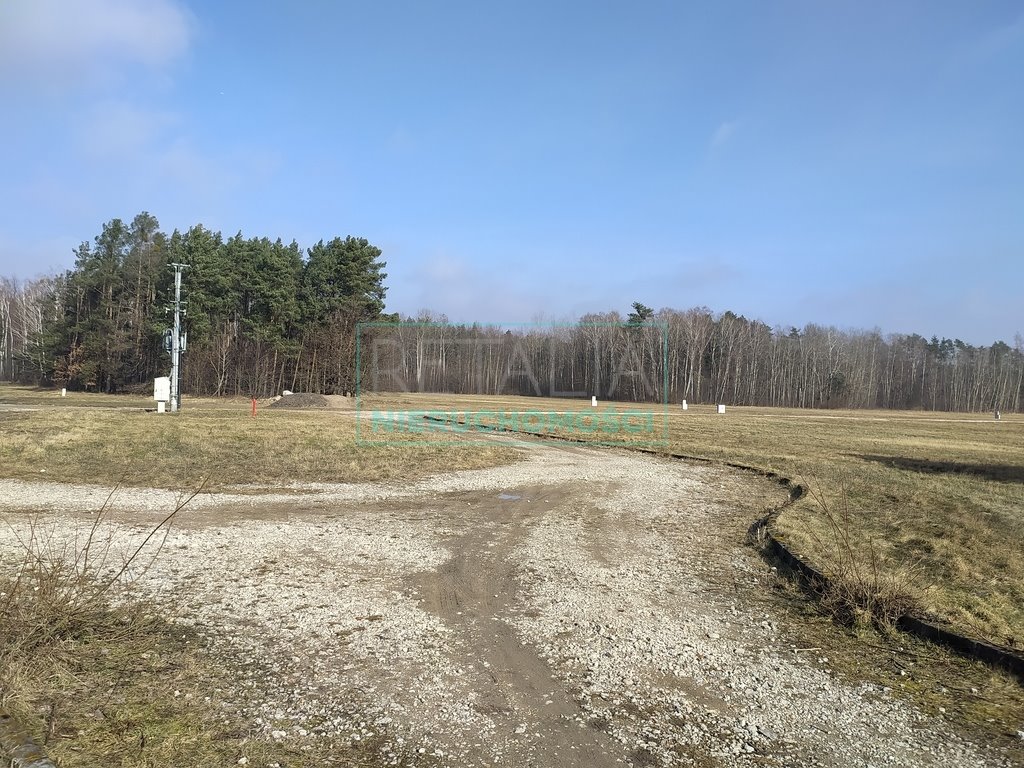 Działka budowlana 1920 m² w spokojnej okolicy z dostępem do mediów Stara Wieś  1 920m2 Foto 1