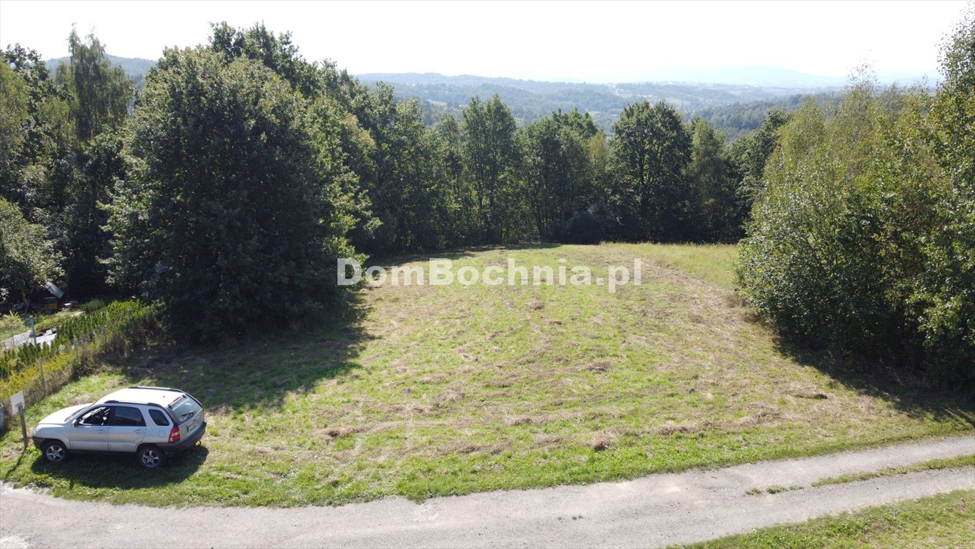 Kształtna działka w Nowym Wiśniczu, 2446 m², media w pobliżu Nowy Wiśnicz  2 446m2 Foto 1