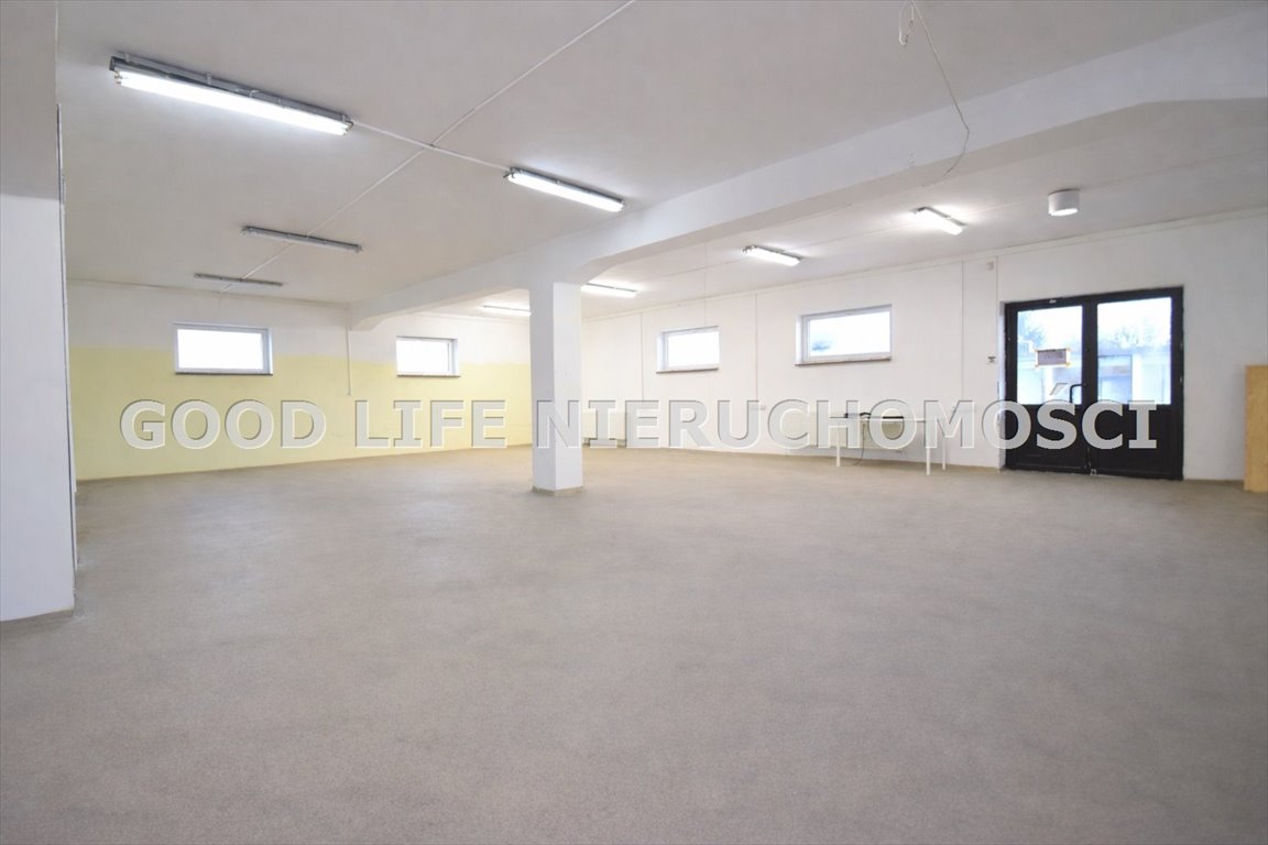 Magazyn 450 m² z rampą, biurem i socjalami w Rzeszowie Rzeszów, Boya-Żeleńskiego  450m2 Foto 1