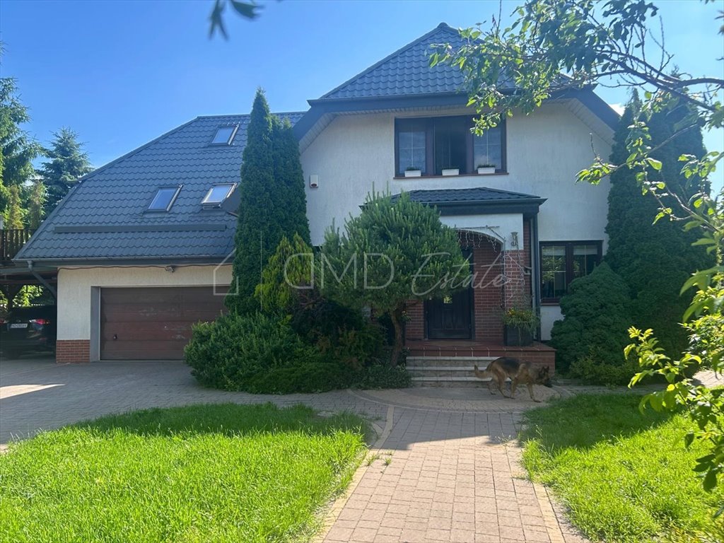 Polecam przestronny dom 246 m² z ogrodem i garażem w Dywitach Dywity, Polna  246m2 Foto 1