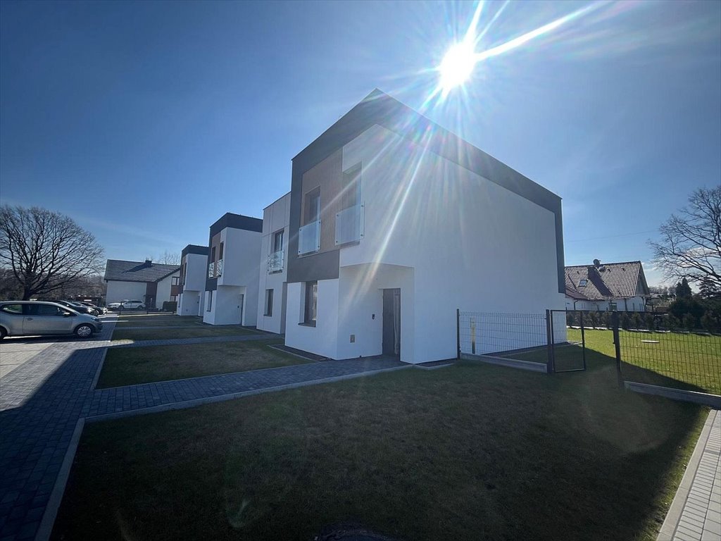 Nowoczesny apartament 72 m2 z balkonem i miejscami parkingowymi Ustroń, Ustroń  72m2 Foto 1