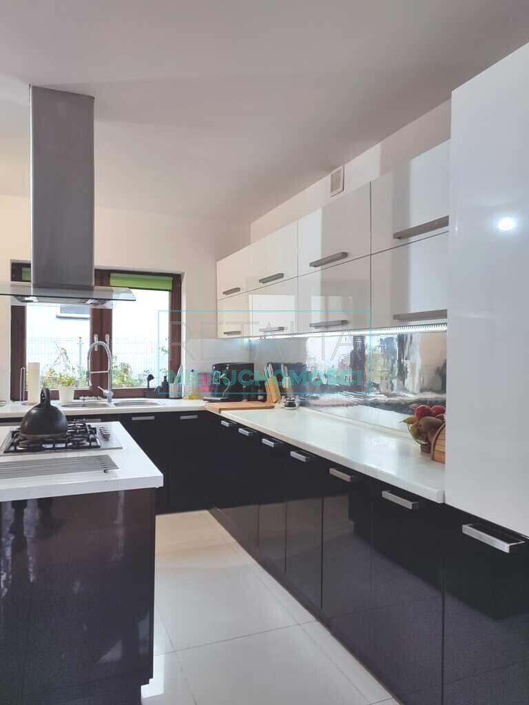 Przestronny dom 245 m2 z garażem i balkonami w Pawłowicach Pawłowice  245m2 Foto 1