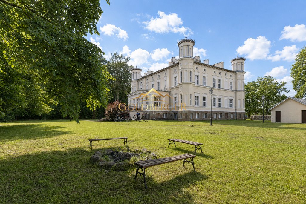 Zabytkowy pałac w Lubiechowie, 65,31 m², klimatyczne mieszkanie polecam! Lubiechowo  65m2 Foto 1