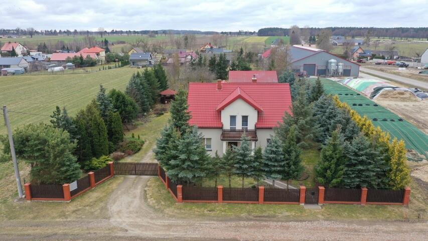 Przestronny dom 145 m2 z garażem i piękną działką Korzeniste  145m2 Foto 1