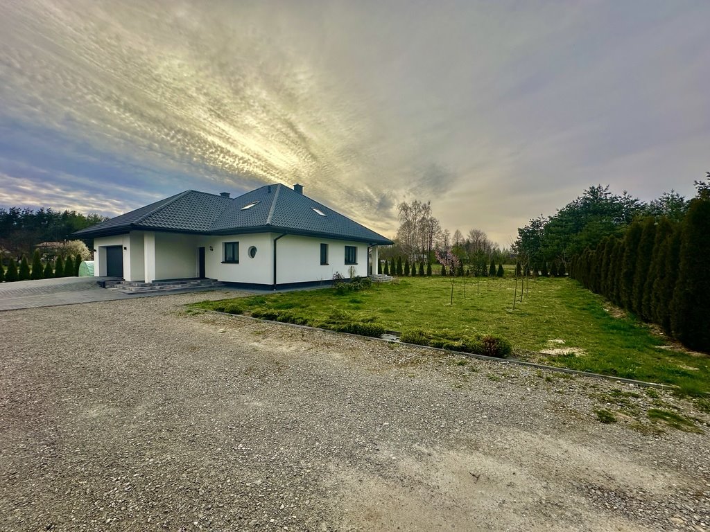 Przestronny dom 198 m² z garażem i dużą działką 17 arów Kolbuszowa  198m2 Foto 1