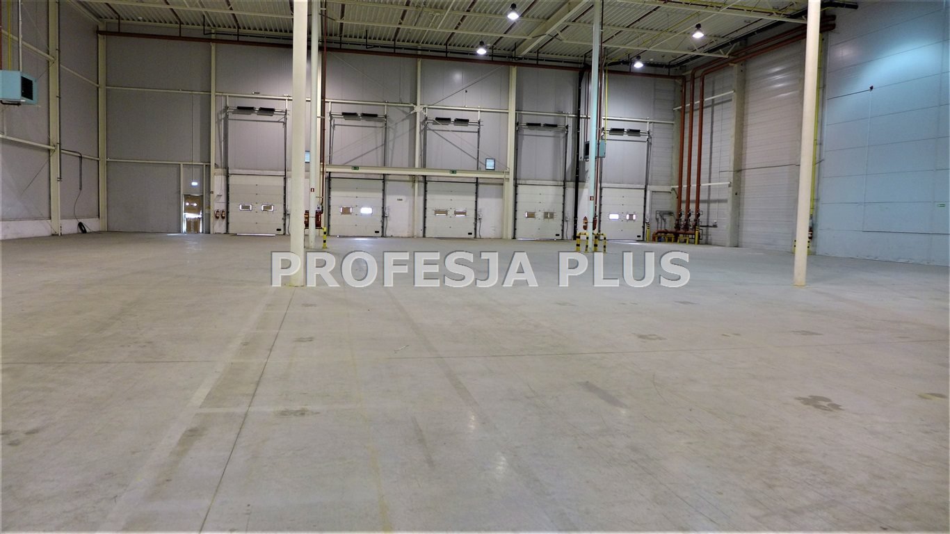 Magazyn 2000 m2 z dokami, ogrzewanie, ochrona Czeladź  2 000m2 Foto 1