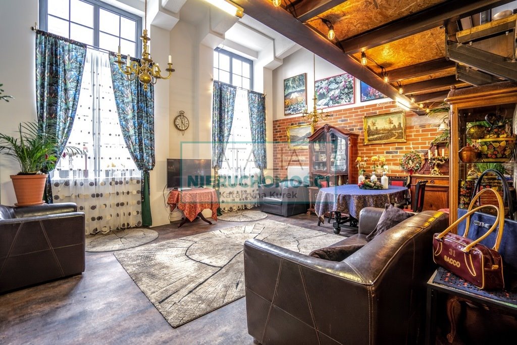 Klimatyczny loft z antresolą 118 m² w Żyrardowie - komfort i styl Żyrardów  118m2 Foto 1