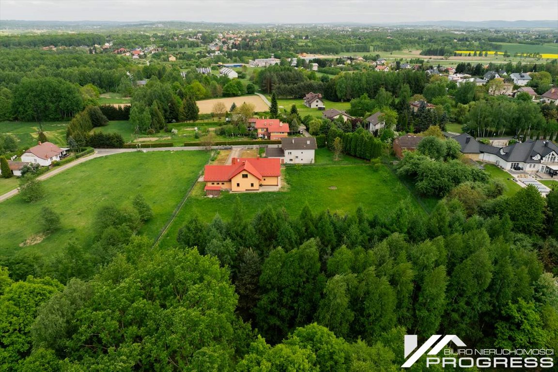 Przestronny dom z dużym ogrodem i garażem w Potoku Potok  226m2 Foto 1