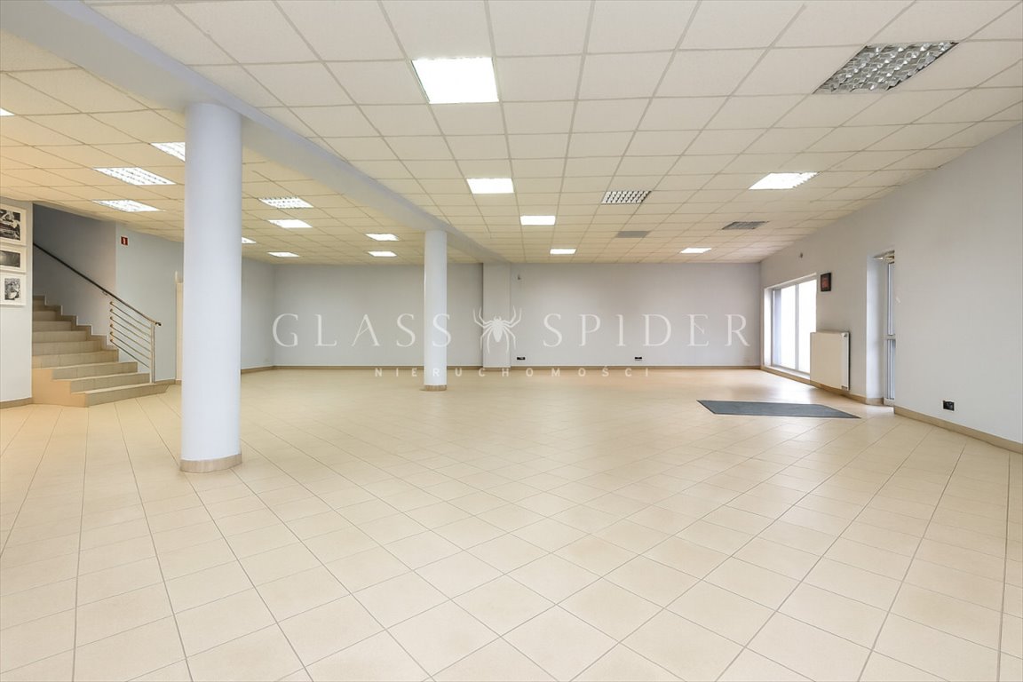 Przestronny lokal 194 m² z witrynami przy PKP Wawer Warszawa, Wawer, Patriotów  194m2 Foto 1