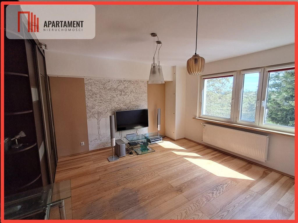 Mieszkanie trzypokojowe na sprzedaż Żnin  53m2 Foto 1