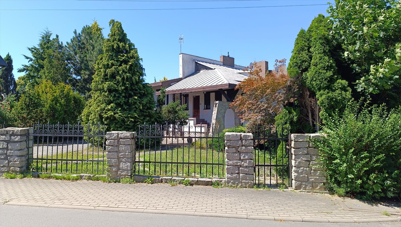 Przestronny dom z basenem i ogrodem w willowej dzielnicy Oleśnica  280m2 Foto 1