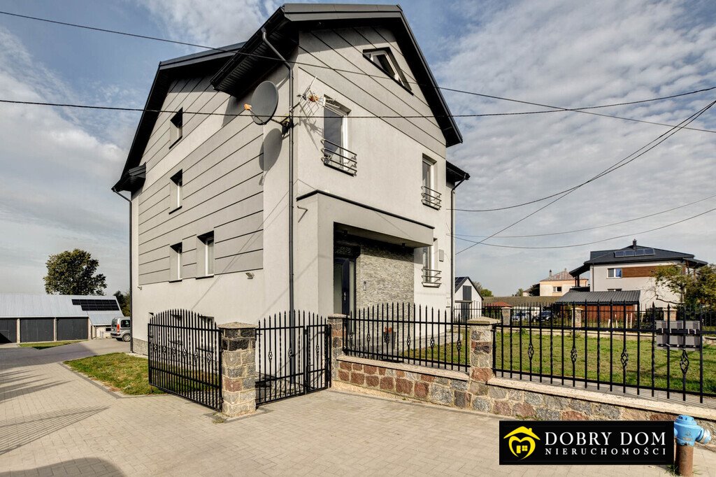 Sprzedam przestronny dom z 12 pokojami i garażami w Surażu Suraż  394m2 Foto 1
