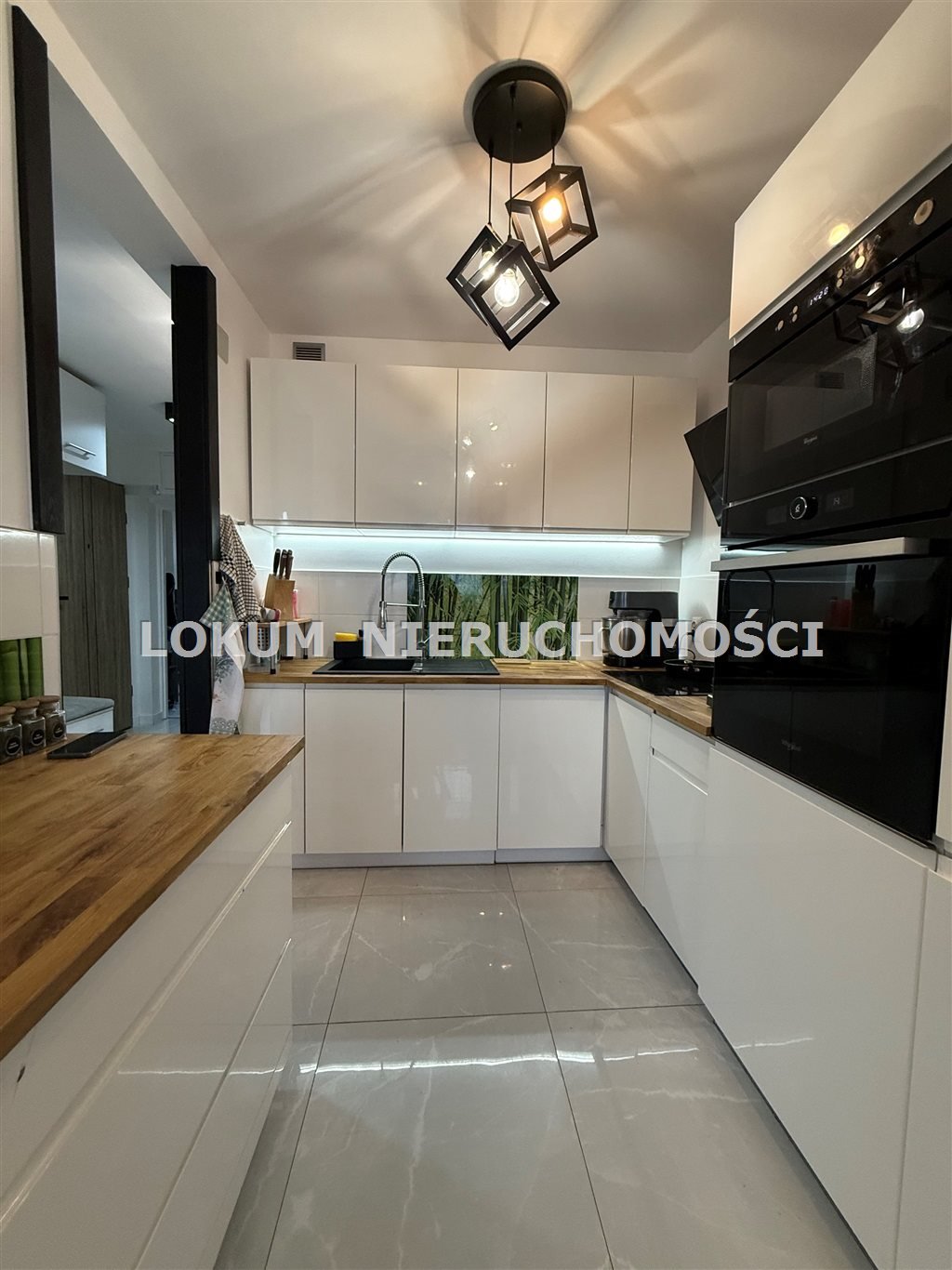 Mieszkanie czteropokojowe  na sprzedaż Jastrzębie-Zdrój, Osiedle Barbary, Turystyczna  70m2 Foto 1