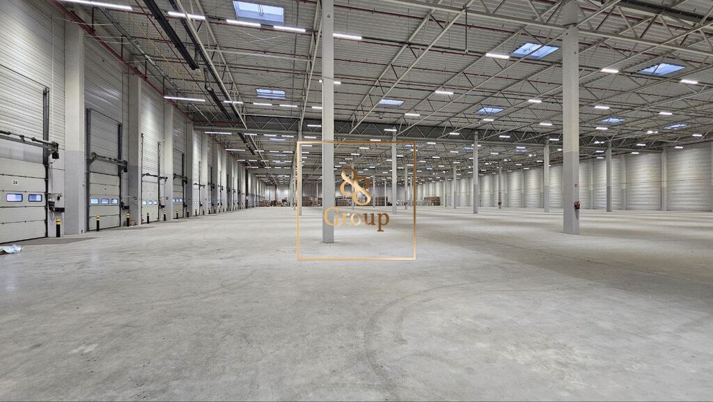 Magazyn 11 921 m² z biurem - 24 doki i wysokie składowanie Czeladź  11 921m2 Foto 1