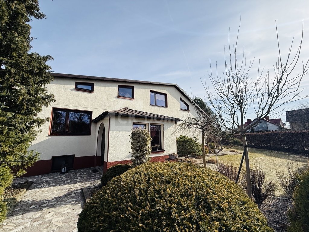 Dom 130 m² z tarasem, ogrodem i panelami fotowoltaicznymi Starachowice  130m2 Foto 1