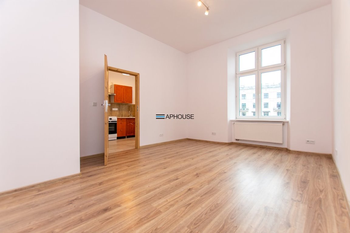 Kawalerka po remoncie z antresolą, widok na Plac Nowy Kraków, Stare Miasto, Kazimierz, pl. Nowy  30m2 Foto 1