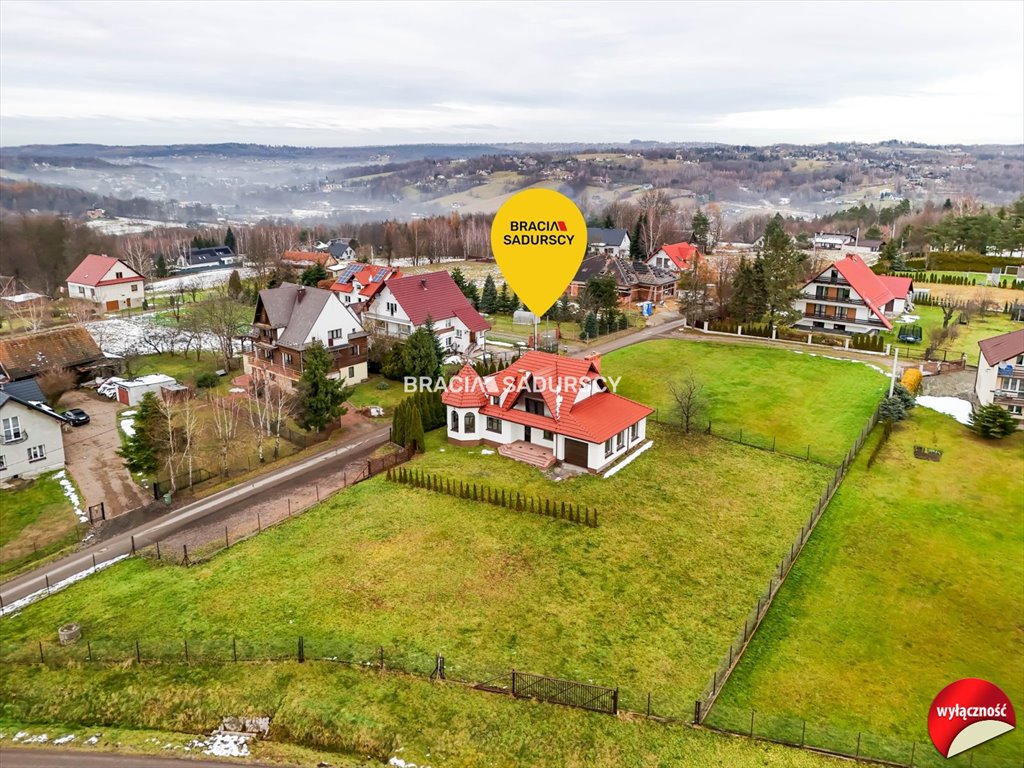 Przestronny dom 205 m² z potencjałem i pięknymi widokami Krzyszkowice  205m2 Foto 1