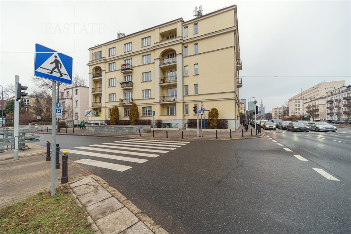 Klimatyczna kawalerka z balkonem, wysoki parter, kamienica Warszawa, Śródmieście, Sędziowska  27m2 Foto 1