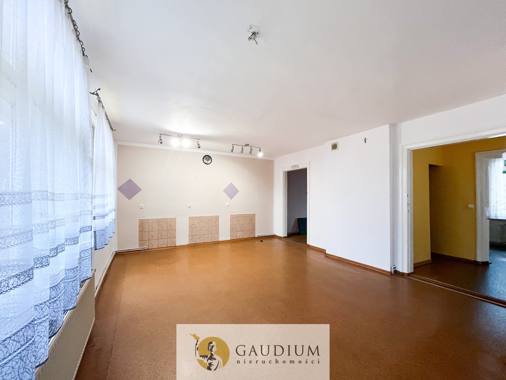 Sprzedam lokal usługowy 55,7 m² z niezależnym wejściem w centrum Pszczółki  56m2 Foto 1