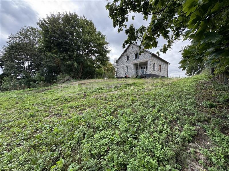 Potencjał i przestrzeń: dom z dwoma budynkami w Rywałdzie Rywałd, Starogardzka  162m2 Foto 1