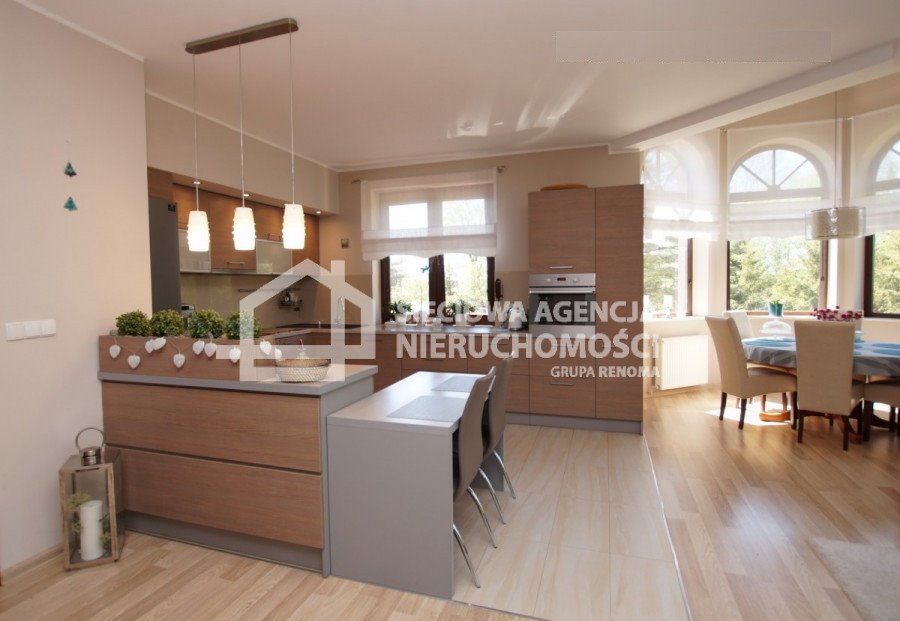 Przestronny dom 203 m² z garażem i dużą działką Małkowo  203m2 Foto 1