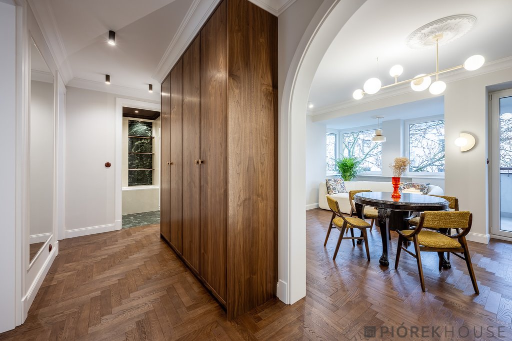 4-pokojowy apartament z loggią i komórką - Śródmieście: Warszawa Śródmieście: Zagórna