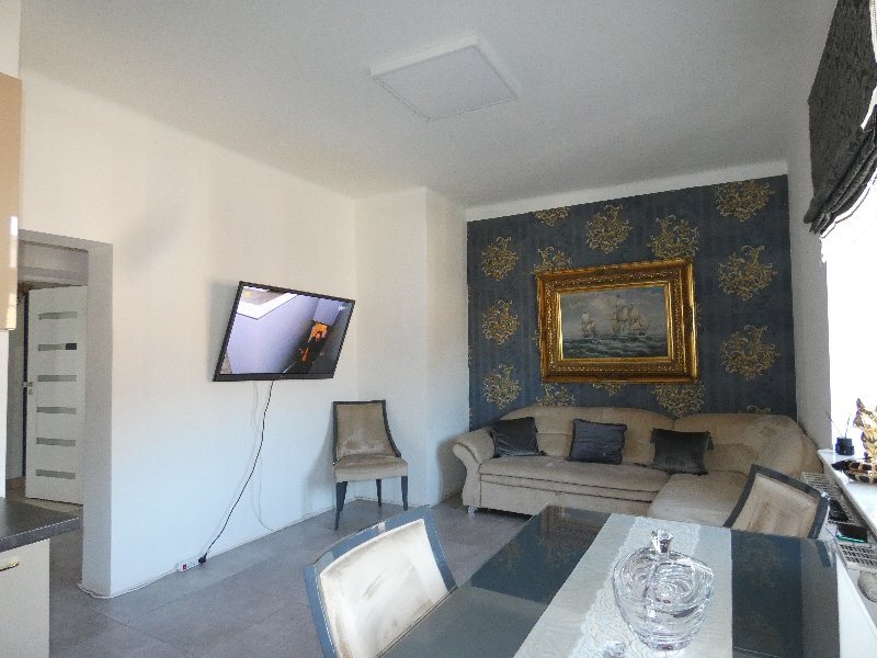 Dwupokojowe mieszkanie po remoncie w Rakowie z jadalnią i meblami Częstochowa, Raków  66m2 Foto 1