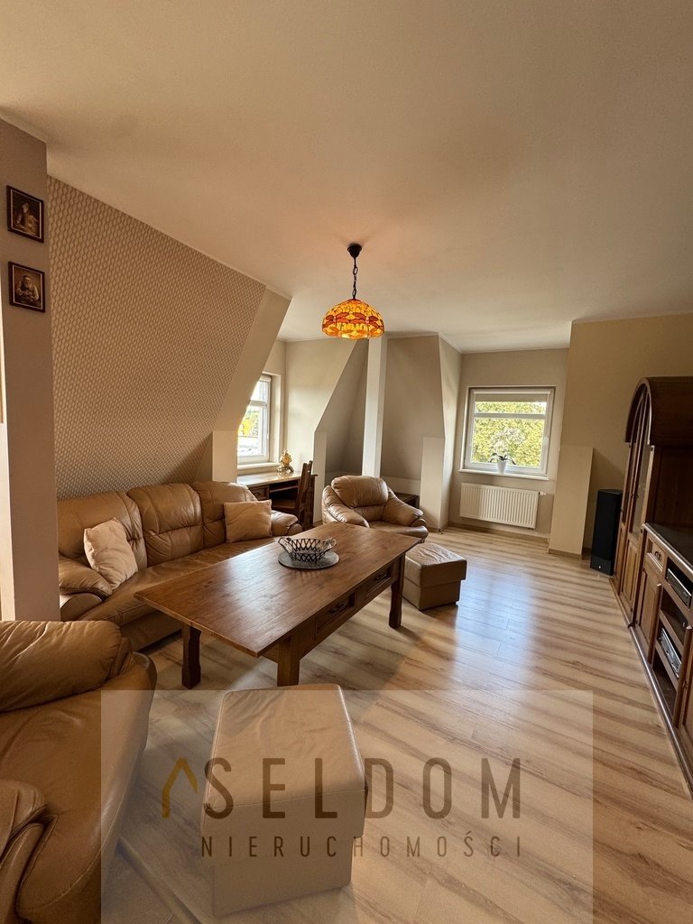 Mieszkanie dwupokojowe na sprzedaż Jelenia Góra, Centrum  66m2 Foto 1