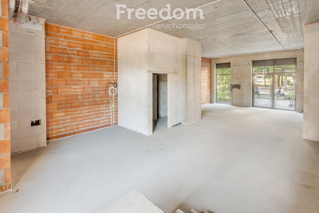 Nowoczesny lokal usługowy 71,51 m² w Ursusie z dużymi witrynami Warszawa, Ursus, Niedźwiadek, Zagłoby  72m2 Foto 1