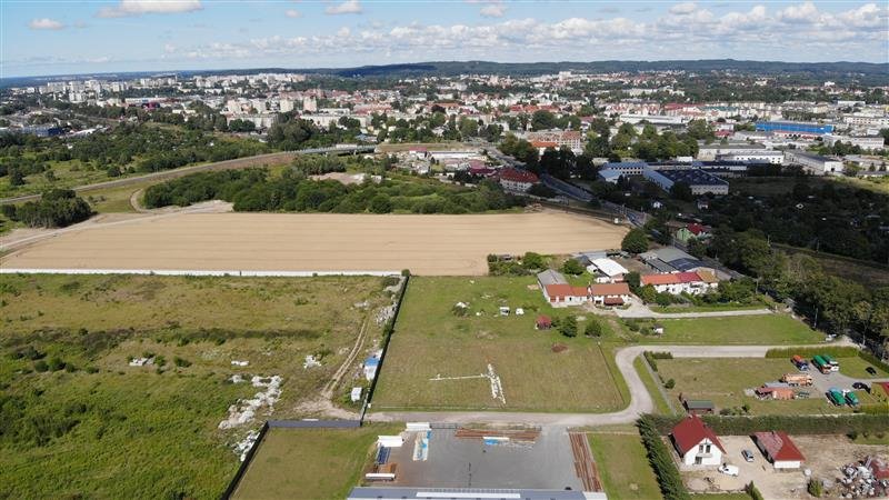 Inwestycyjna działka 13 979 m² z domem i magazynami Koszalin, Lechicka  13 979m2 Foto 1