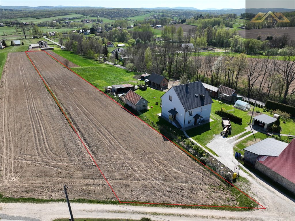 Działka 56 arów z warunkami zabudowy i dostępem do mediów Poręba Spytkowska  5 600m2 Foto 1