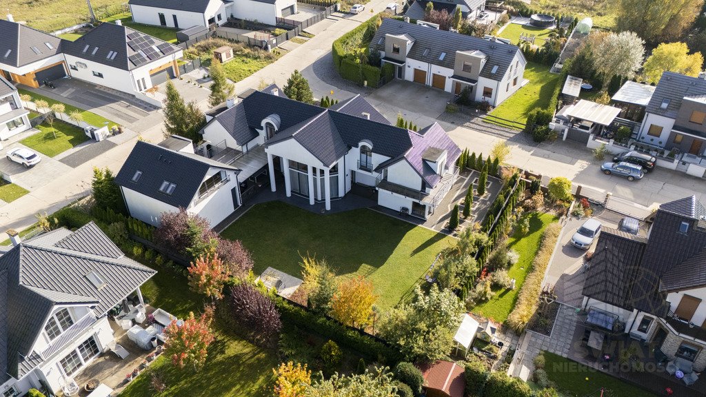 Sprzedam luksusową willę 437 m² w Dobrej z ogrodem i garażem Dobra  437m2 Foto 1