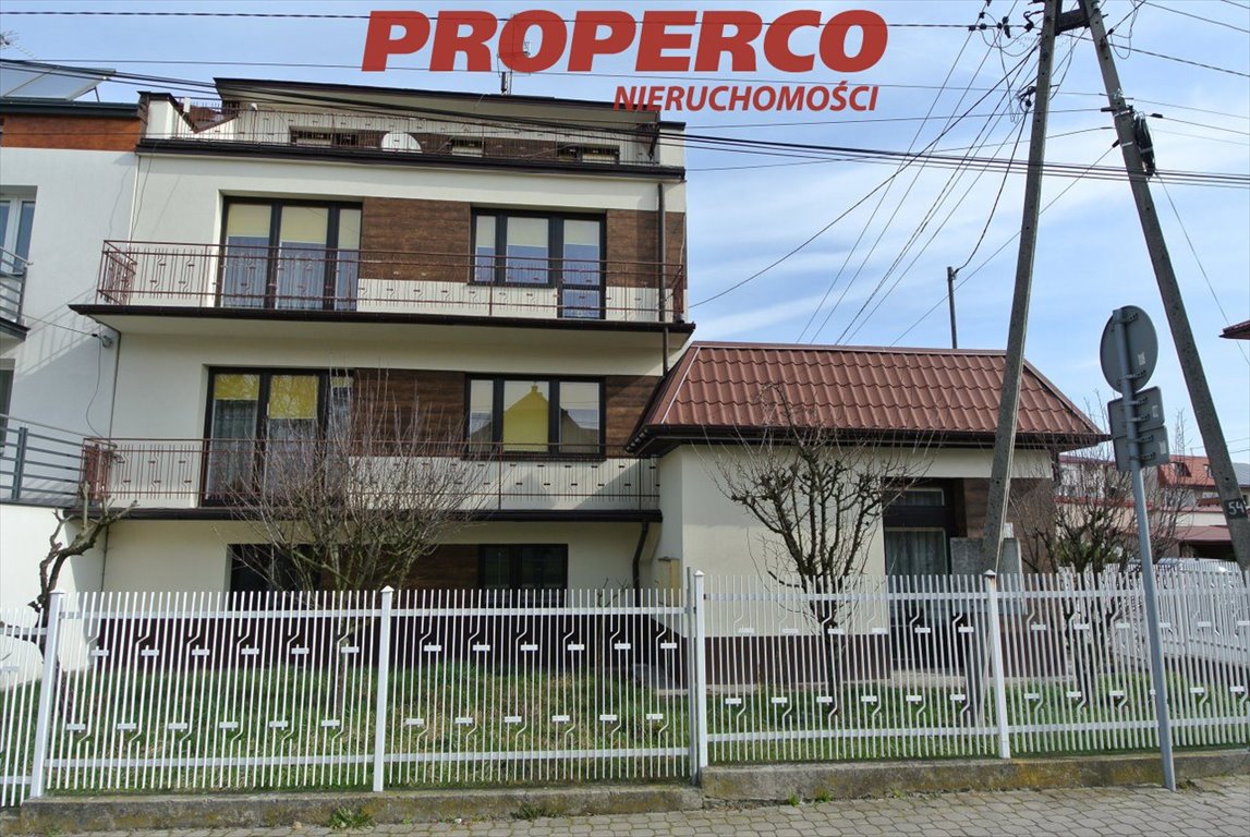 Dom 200m² z garażem, panelami słonecznymi i potencjałem usługowym. Busko-Zdrój  200m2 Foto 1