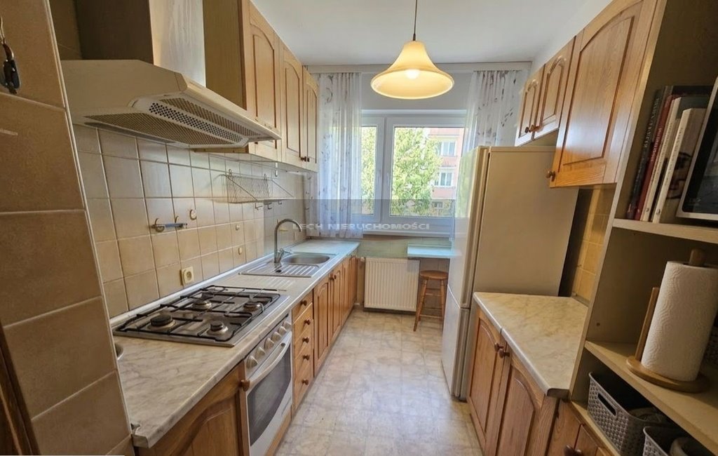 4-pokojowe mieszkanie z balkonem i komórkami na Woli Warszawa, Wola, al. Prymasa Tysiąclecia  67m2 Foto 1