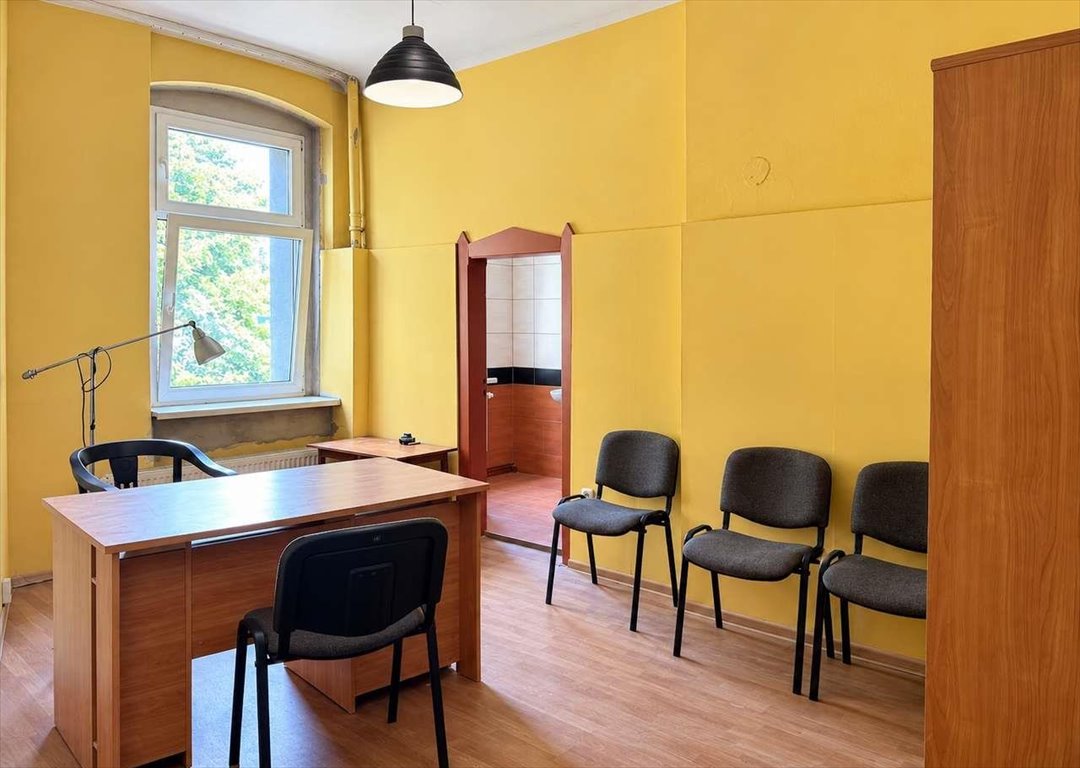 Lokal użytkowy 18 m2 w centrum Tarnowskich Gór. Tarnowskie Góry, Centrum, Styczyńskiego  18m2 Foto 1