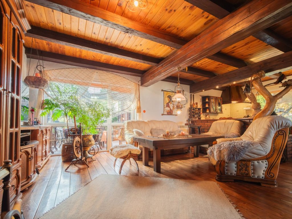 Dom z potencjałem, 220 m², garaże, las, jeziora Stare Juchy  220m2 Foto 1