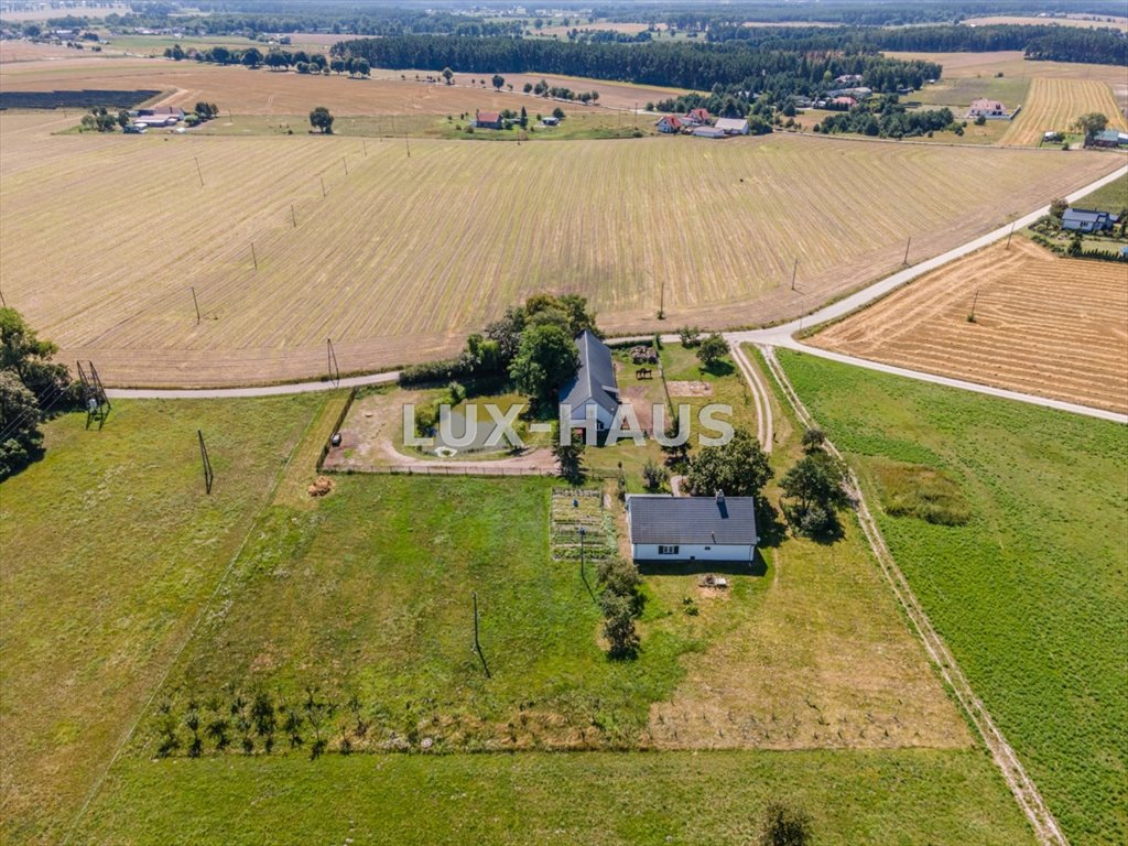 Urokliwe siedlisko z dużą działką i stajnią, gotowe do zamieszkania Dobrcz  521m2 Foto 1