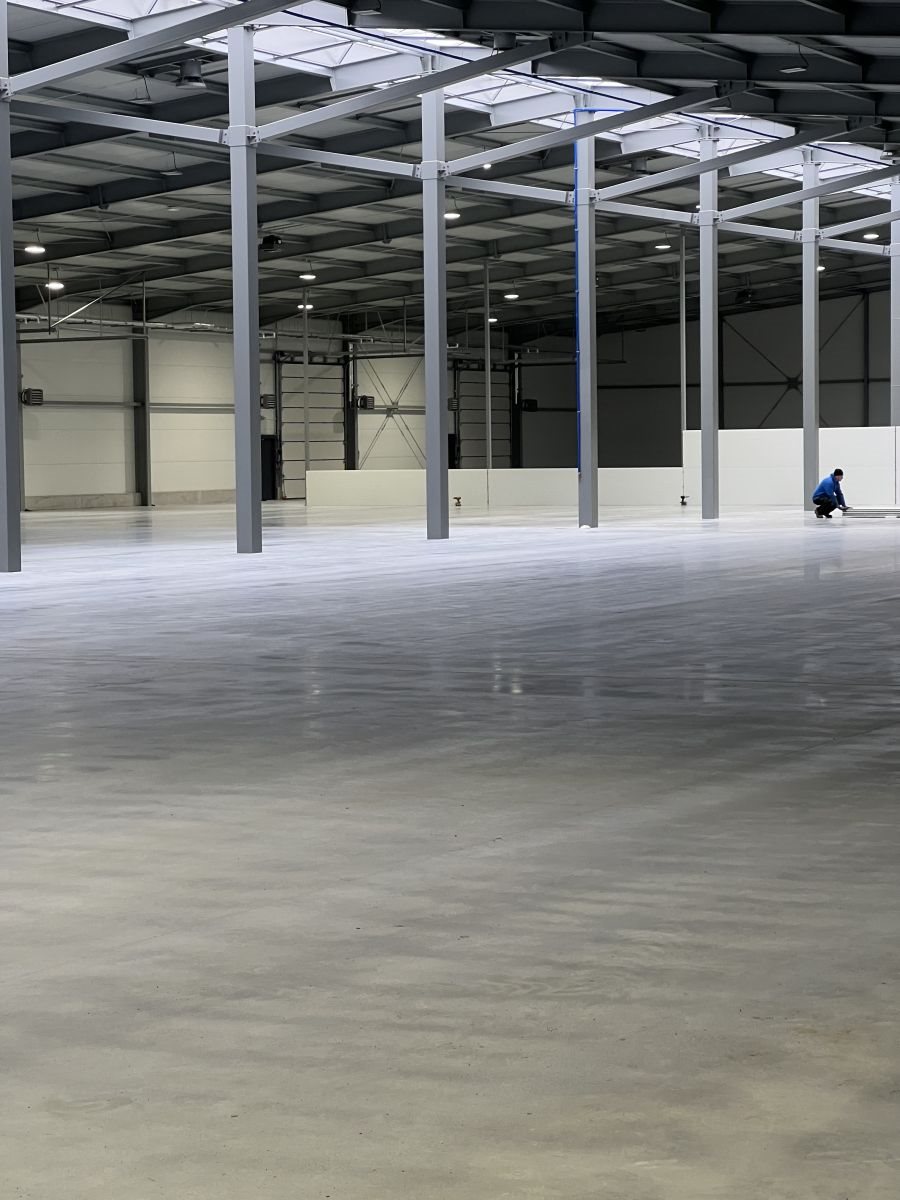 Nowoczesna hala magazynowo-produkcyjna 2640 m² z 6 bram Niepołomice  2 640m2 Foto 1