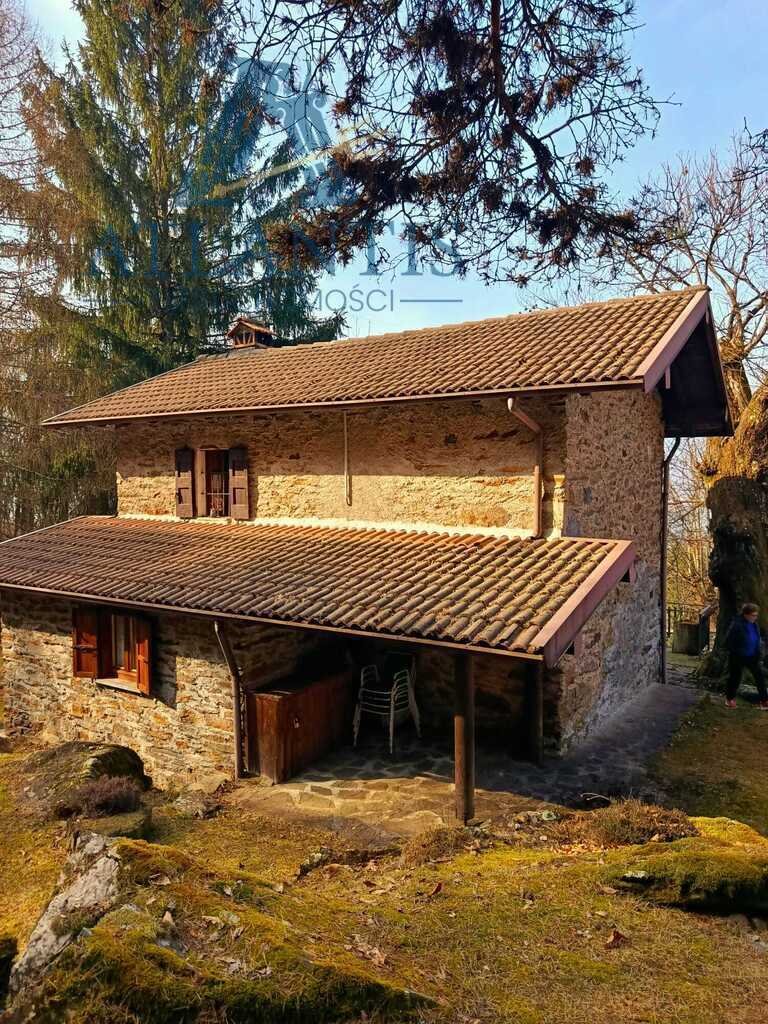 Urokliwa chata górska nad jeziorem Como, 86 m2 Włochy, Colico  86m2 Foto 1