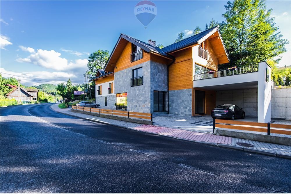 Ekskluzywny obiekt z 27 miejscami noclegowymi w Korbielowie Korbielów  400m2 Foto 1