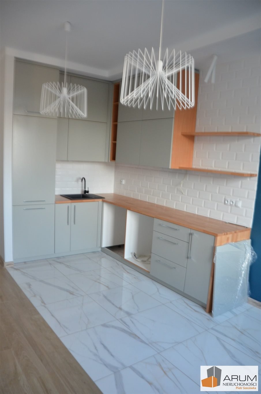 Mieszkanie dwupokojowe na sprzedaż Częstochowa, Śródmieście  47m2 Foto 1