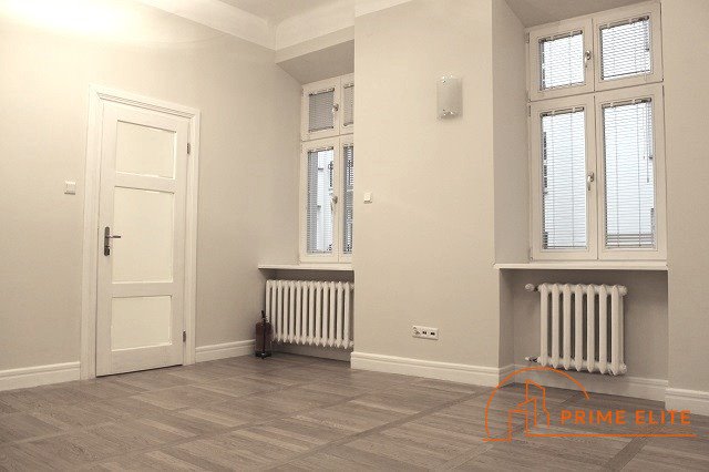 Biuro 165 m2 w kamienicy z duszą, klimatyzacja, blisko metra Warszawa, Śródmieście, Wspólna  165m2 Foto 1